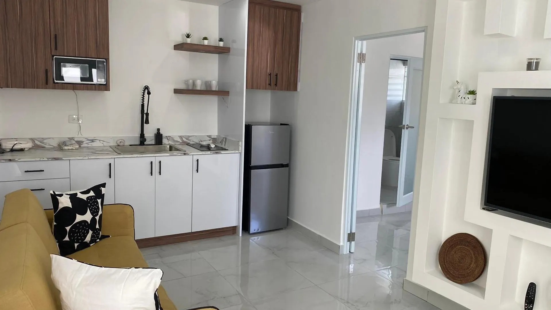 Stylish 1-Bdr Apt With Pool View And Private Balcony At Villa Iris Luquillo
