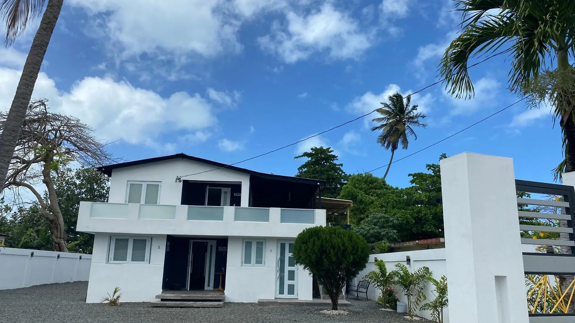 Stylish 1-Bdr Apt With Pool View And Private Balcony At Villa Iris Luquillo Apartment